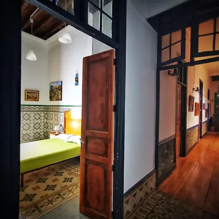 Atlantis Surf Guest house